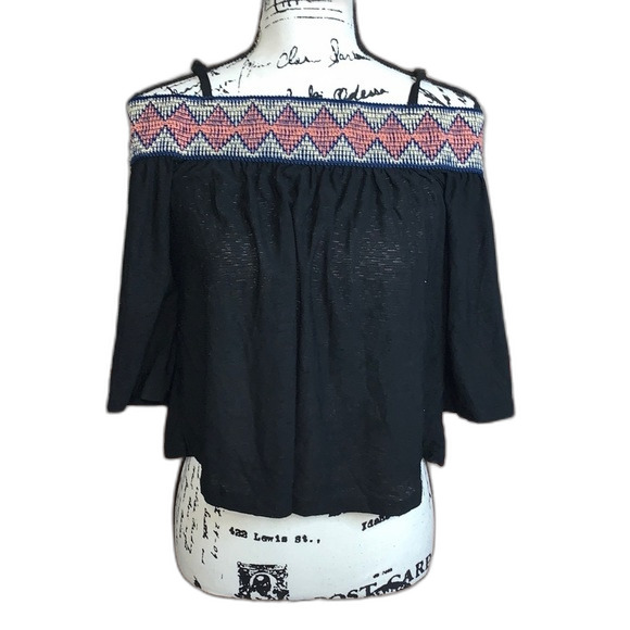 Derek Heart Shirred Off the Shoulder Tribal Border Flowy Blouse Top Size Medium - Picture 2 of 10